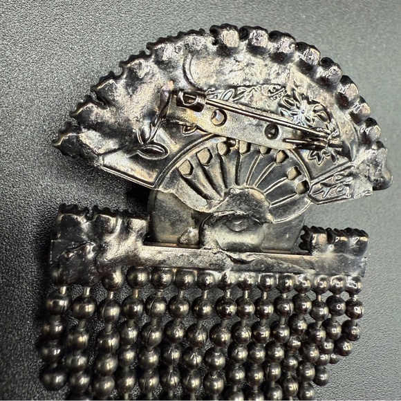 Vintage Art Deco Black Metal Fan Tassel Brooch with Dangly Chain Strands - Picture 8 of 17